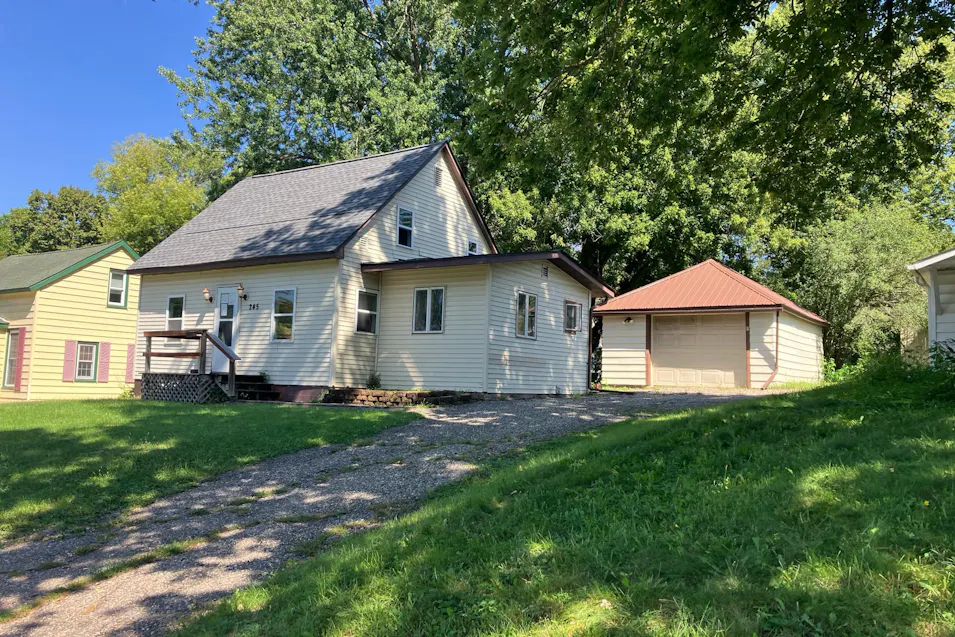 245 Larch Ave Owatonna, MN 55060, Steele County