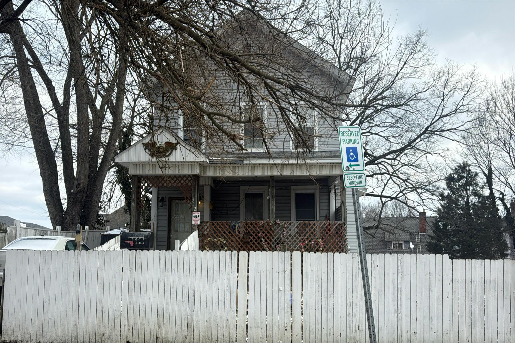 Elmwood Ave, Newark, OH 43055