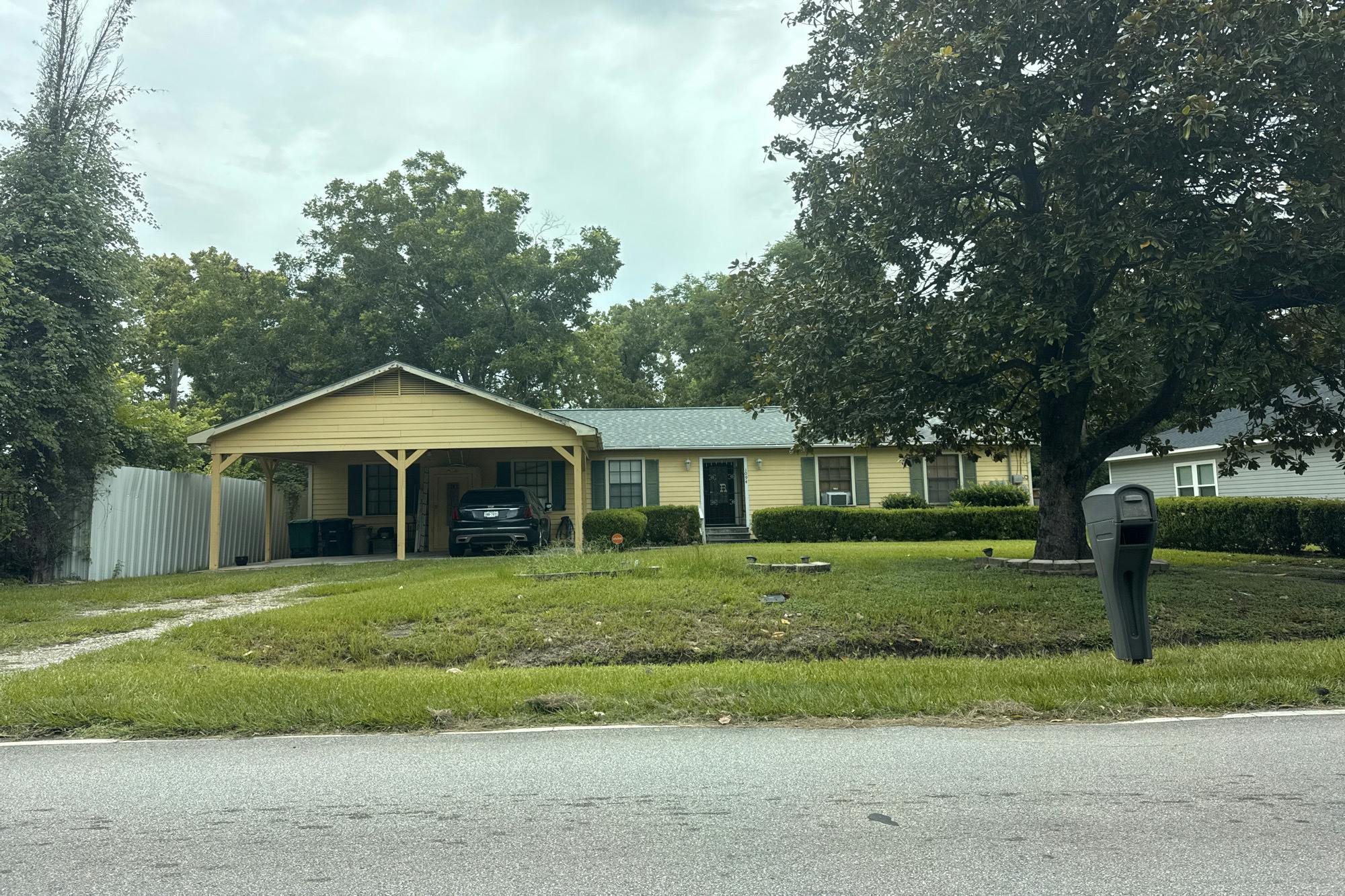 Dewalt St, Houston, TX 77088