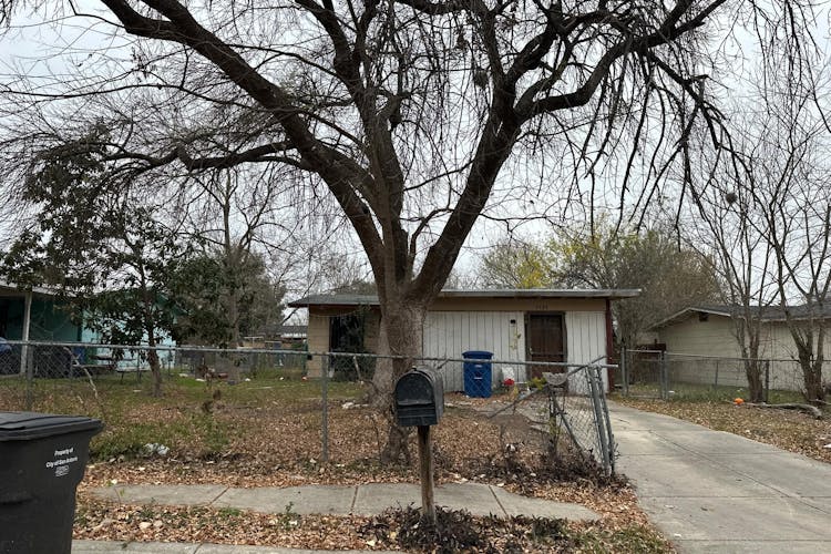 6135 Paso Valley Drive San Antonio, TX 78242, Bexar County