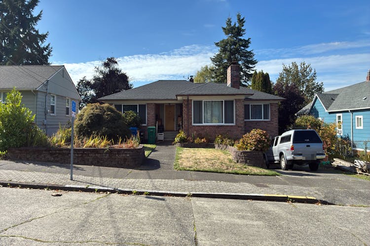 4815 43rd Ave S Seattle, WA 98118, King County