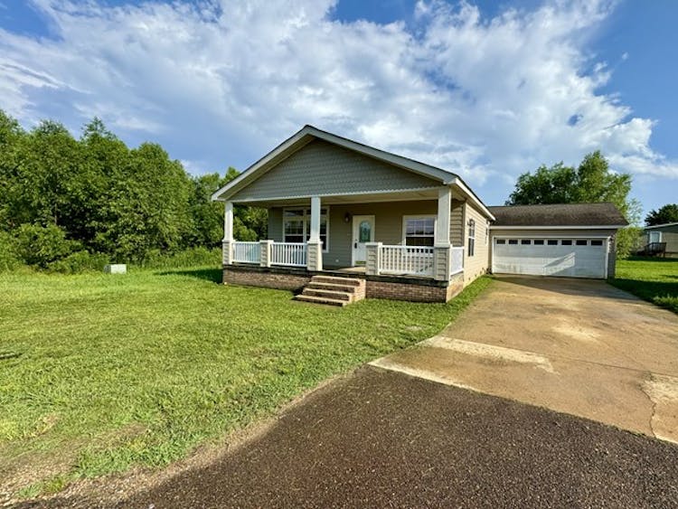 56 Rosebay Dr Starkville, MS 39759, Clay County