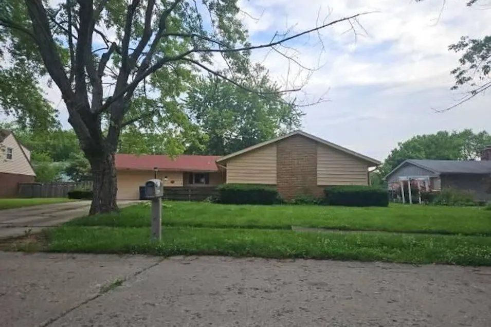 3004 West Twickingham Drive Muncie, IN 47304, Delaware County