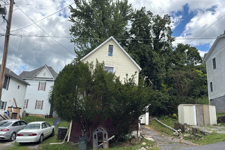 122 Abbott St Fairmont, WV 26554, Marion County