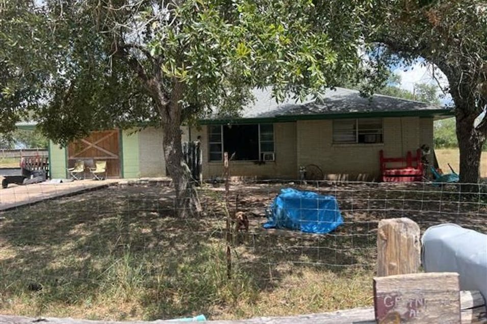 2644 Pieper Rd Beeville, TX 78102, Bee County