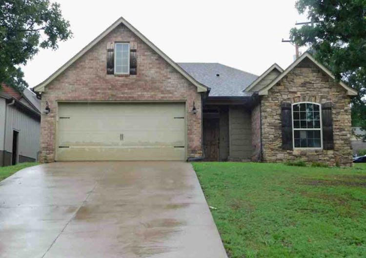 603 N Cherry St Bristow, OK 74010, Creek County