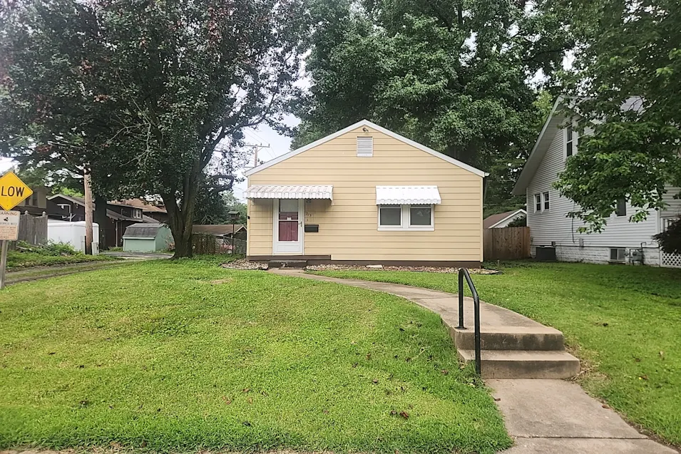 215 N Pennsylvania Ave Belleville, IL 62220, St. Clair County
