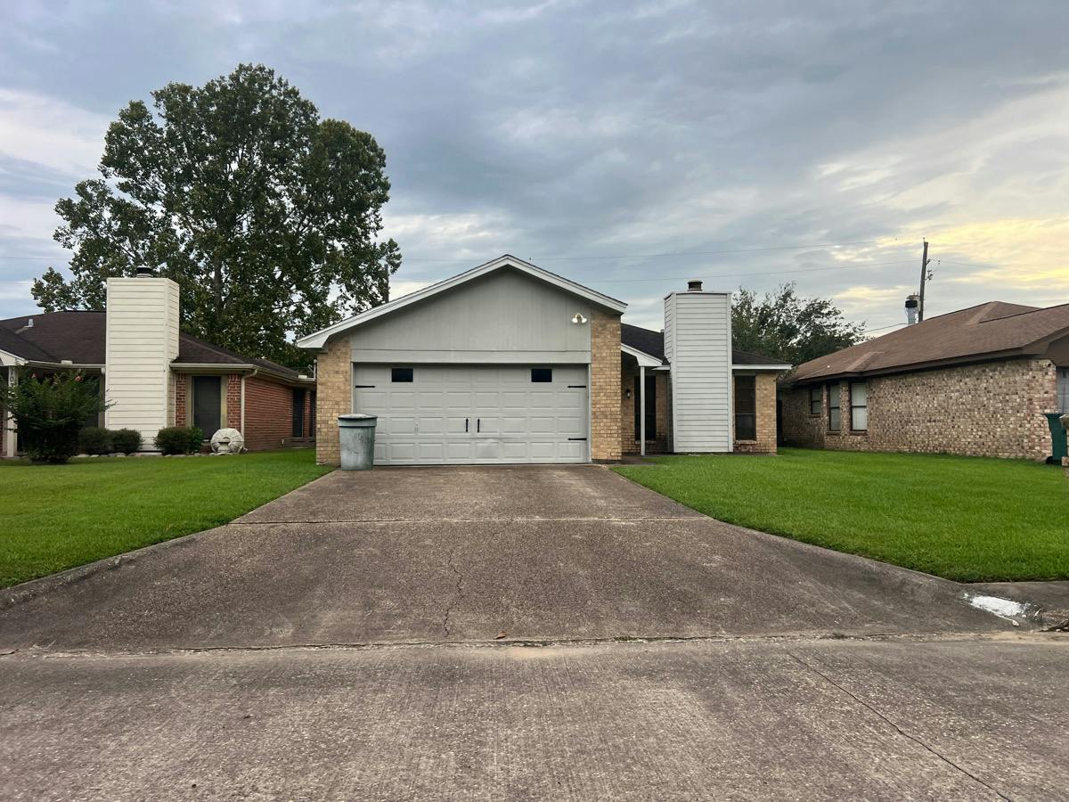 Meadowridge Dr, Beaumont, TX 77706