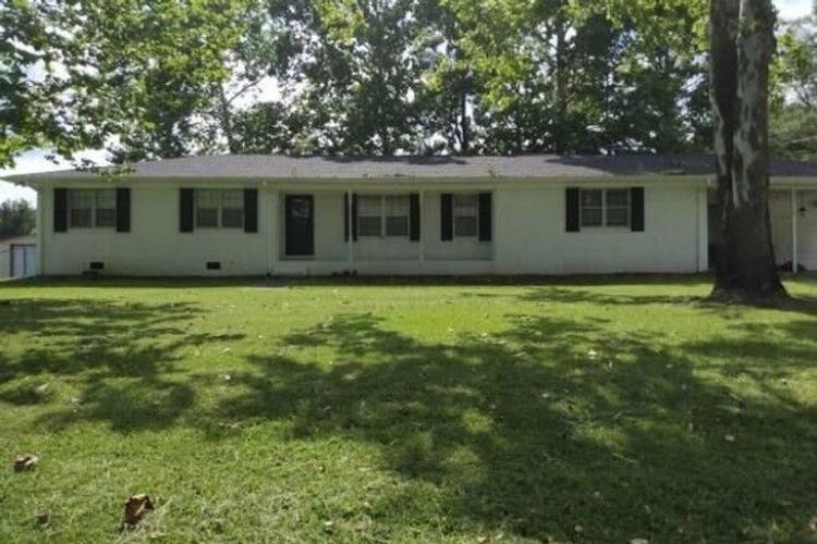 400 16th Avenue Jasper, AL 35501, Walker County