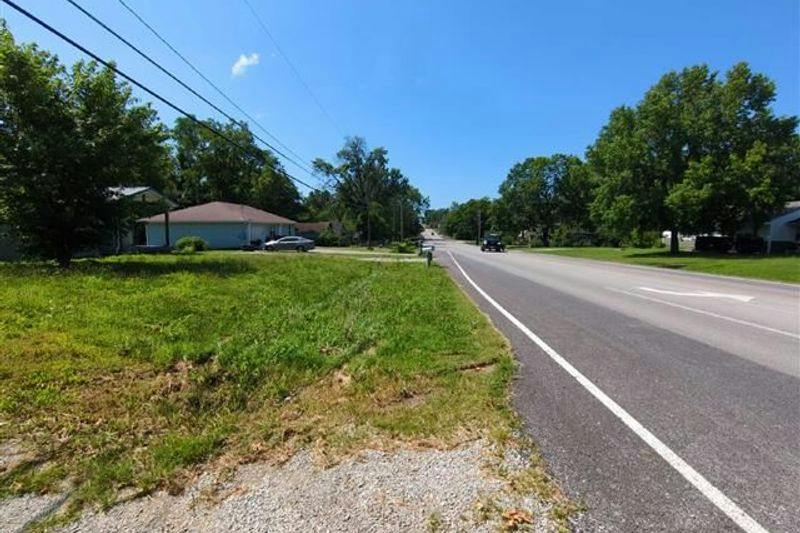 Ash St, Nevada, MO 64772