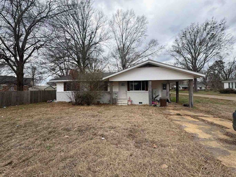 107 Spruce St Walnut Grove, MS 39189, Leake County