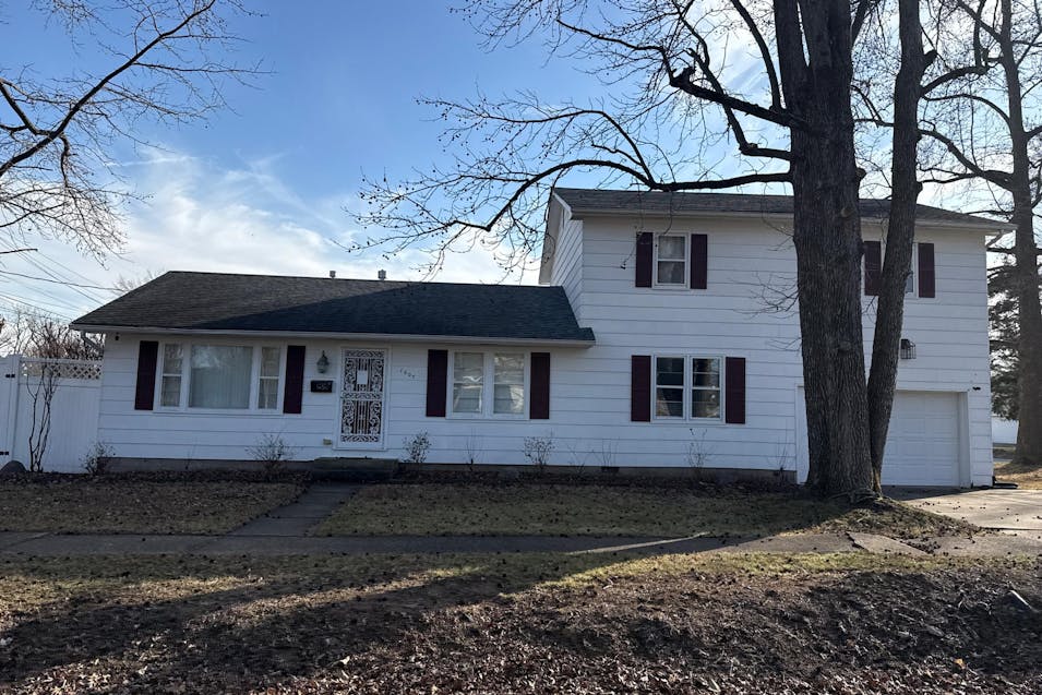 1607 W Maplewood Street Marion, IL 62959, Williamson County