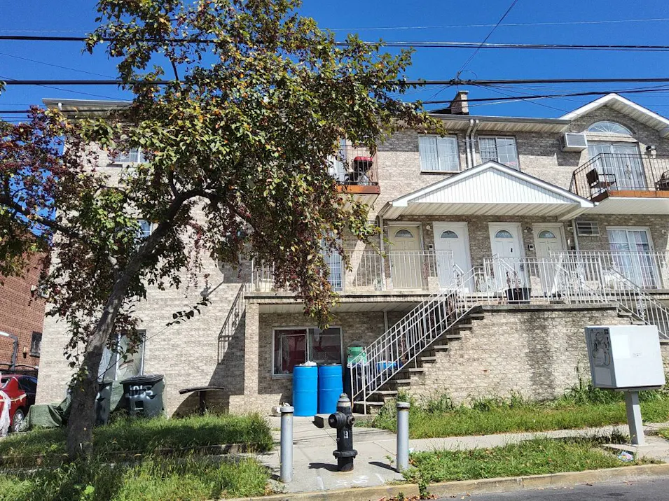 1065 E 211th St Bronx, NY 10469, Bronx County