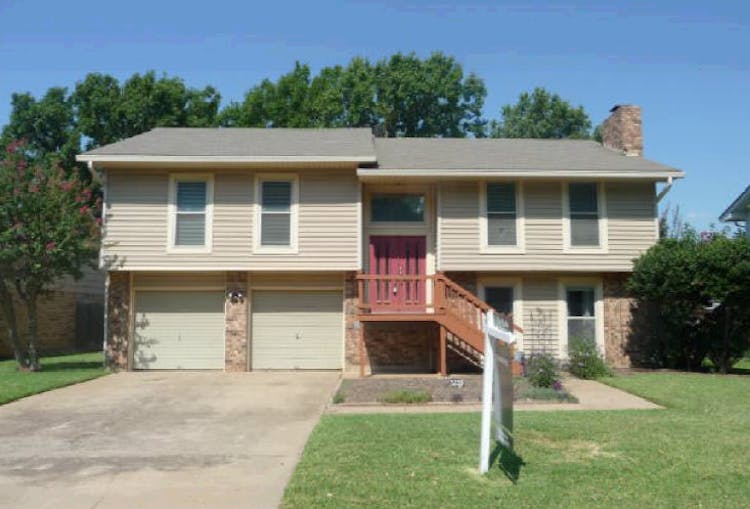 3233 Princess St Bedford, TX 76021, Tarrant County