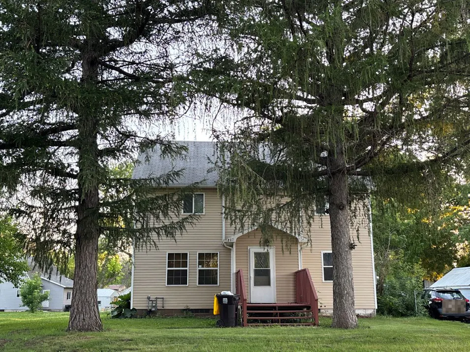 807 10th St N Mountain Lake, MN 56159, Cottonwood County
