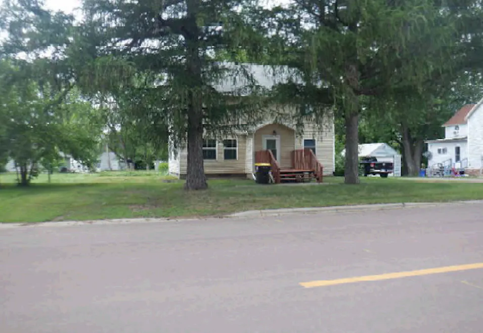 807 10th St N Mountain Lake, MN 56159, Cottonwood County
