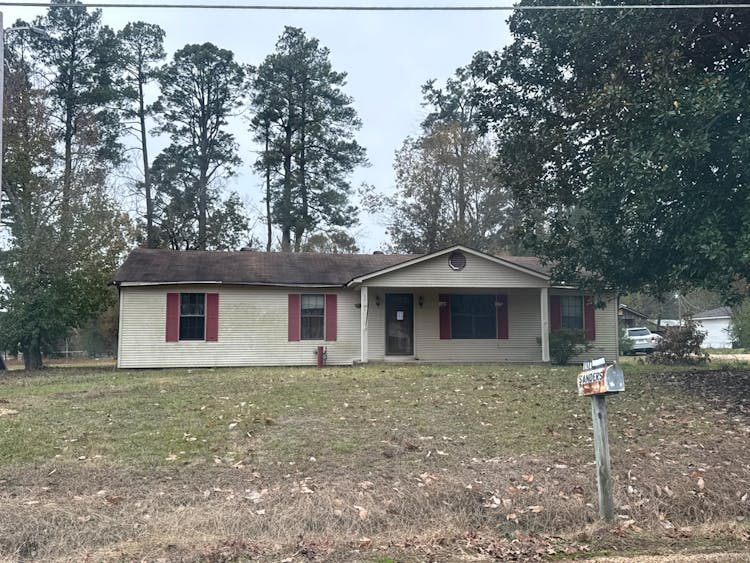 1701 W Pine St Warren, AR 71671, Bradley County