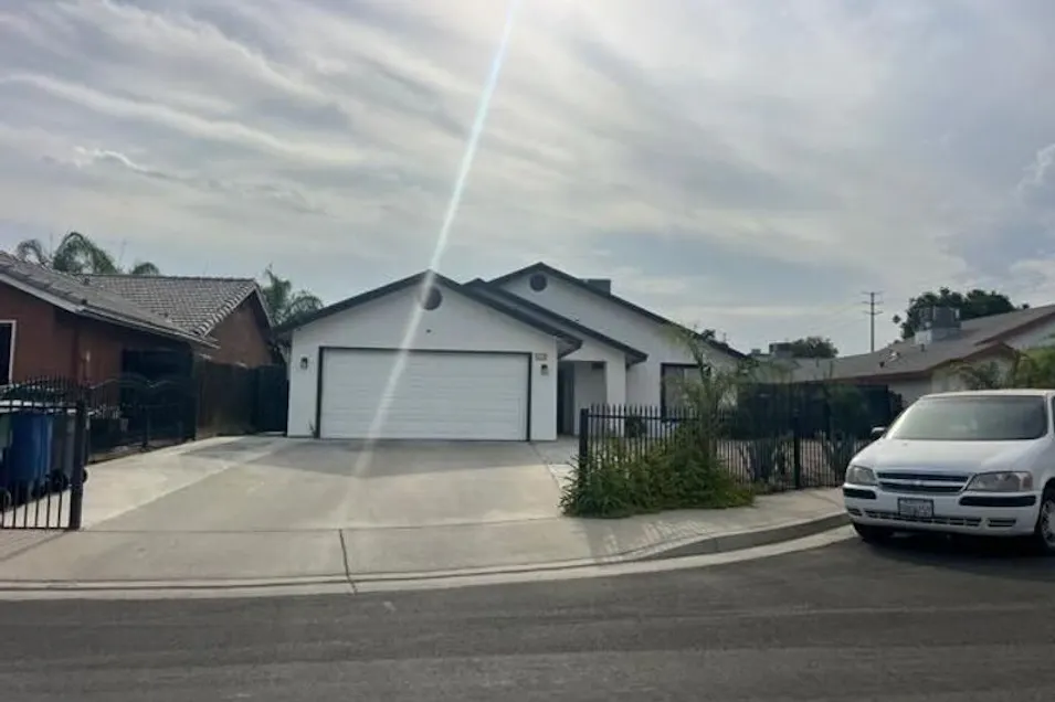 1612 Xenia Court Delano, CA 93215, Kern County