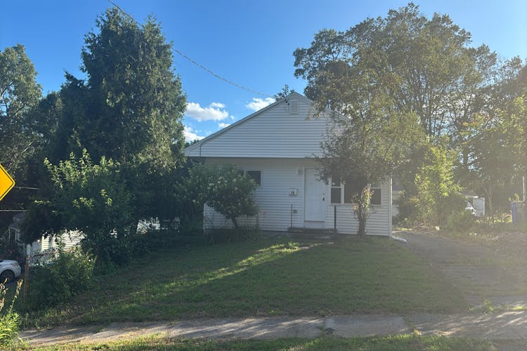 19 Steele Rd Bristol, CT 06010, Hartford County