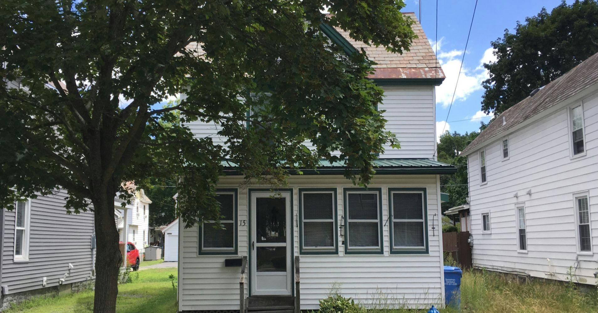 Murdock Ave, Glens Falls, NY 12801