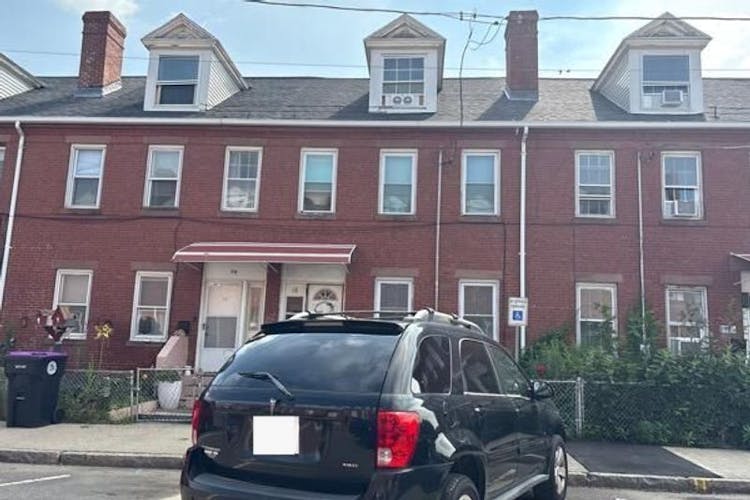 16 Center Street Holyoke, MA 01040, Hampden County