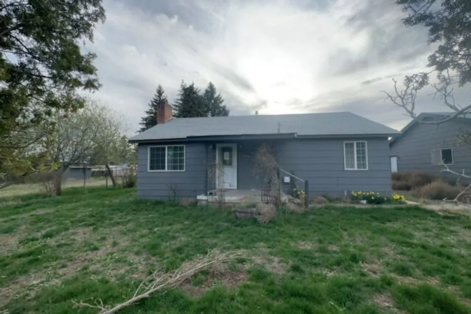 4974 Mathers St Klamath Falls, OR 97601, Klamath County