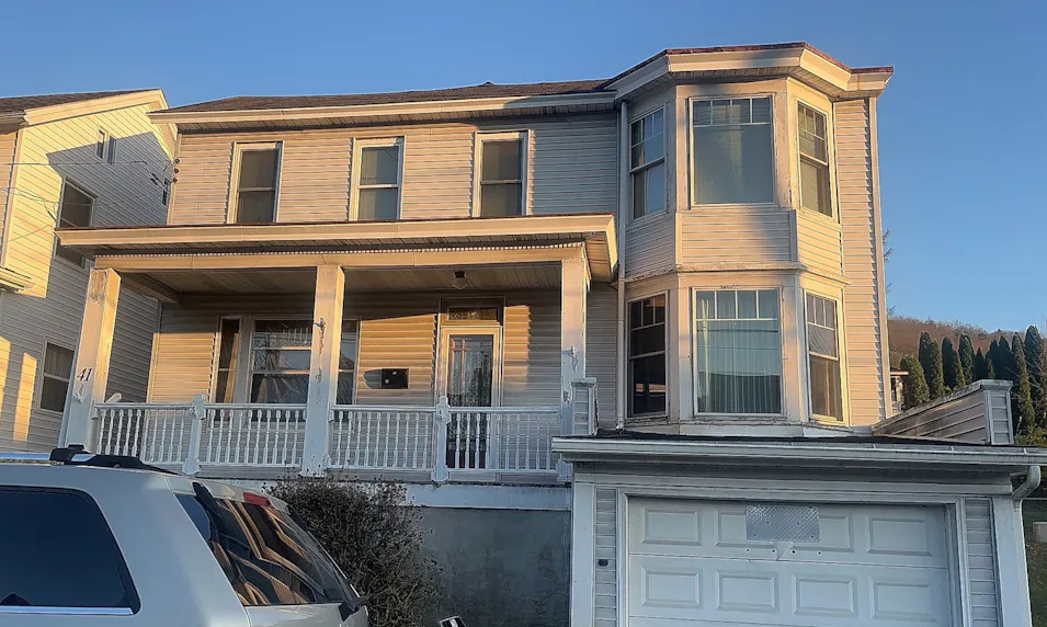 41 E Catawissa St Nesquehoning, PA 18240, Carbon County