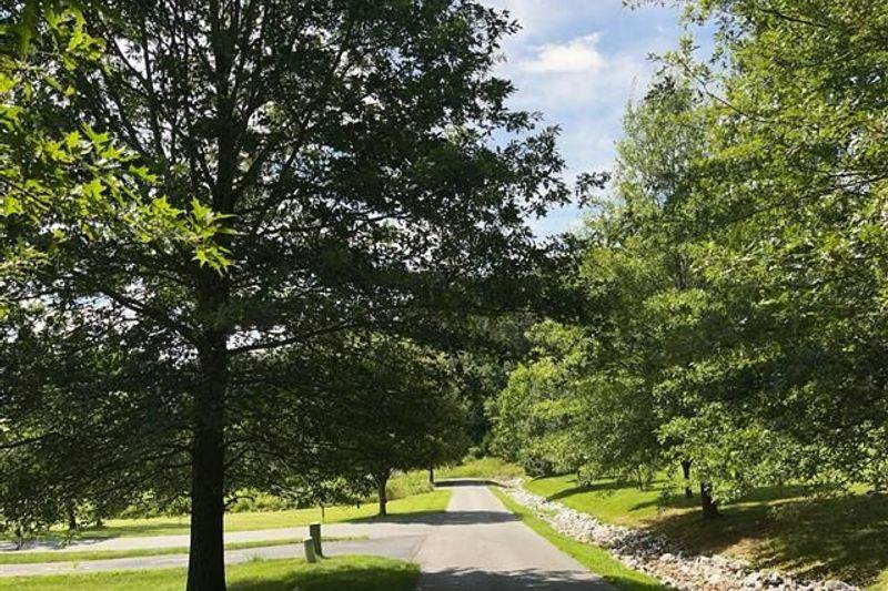 Galahad Dr, Westminster, MD 21157