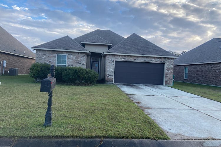 23040 Arcwood Dr Denham Springs, LA 70726, Livingston County