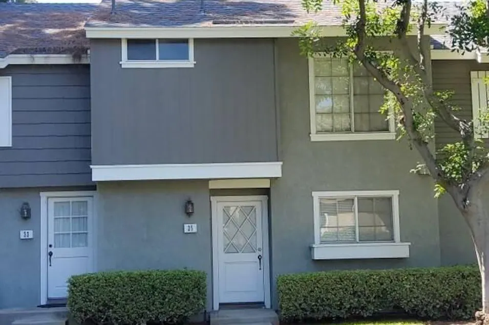 35 Thicket Unit 29 Irvine, CA 92614, Orange County