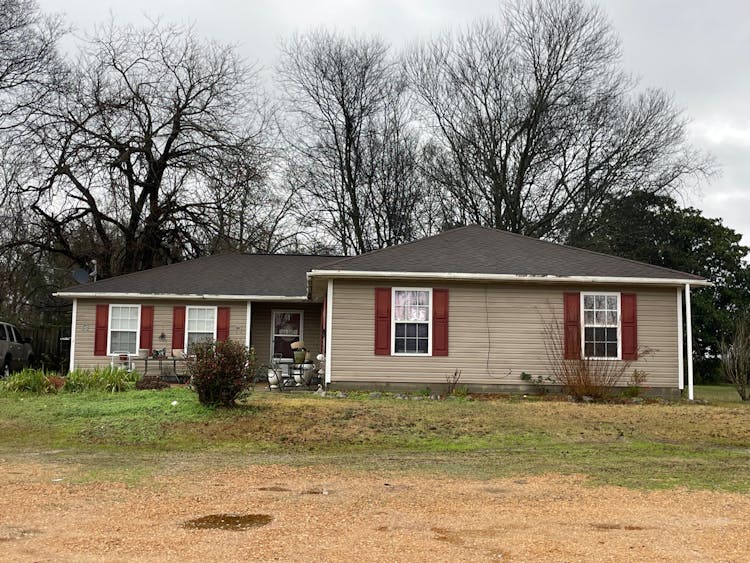 811 Highway 50 West West Point, MS 39773, Clay County