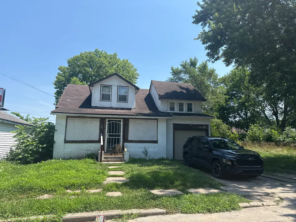 1610 Robinson St South Bend, IN 46613, St. Joseph County