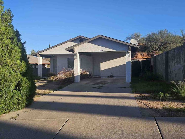 1061 Parkway Dr Nogales, AZ 85621, Santa Cruz County