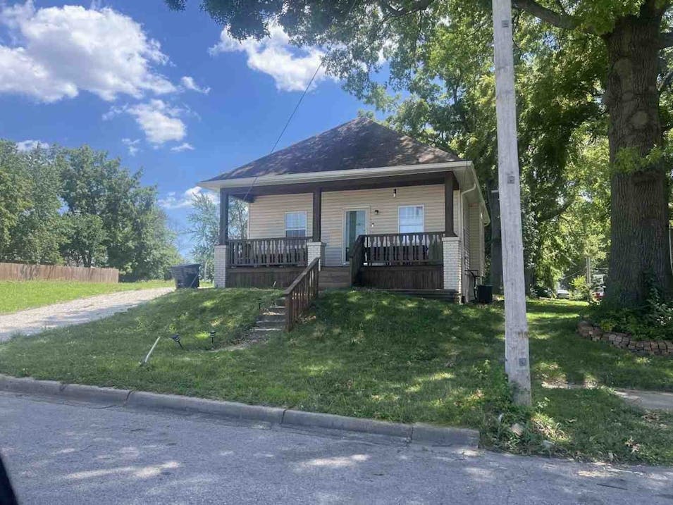 143 Short Ave Independence, MO 64050, Jackson County