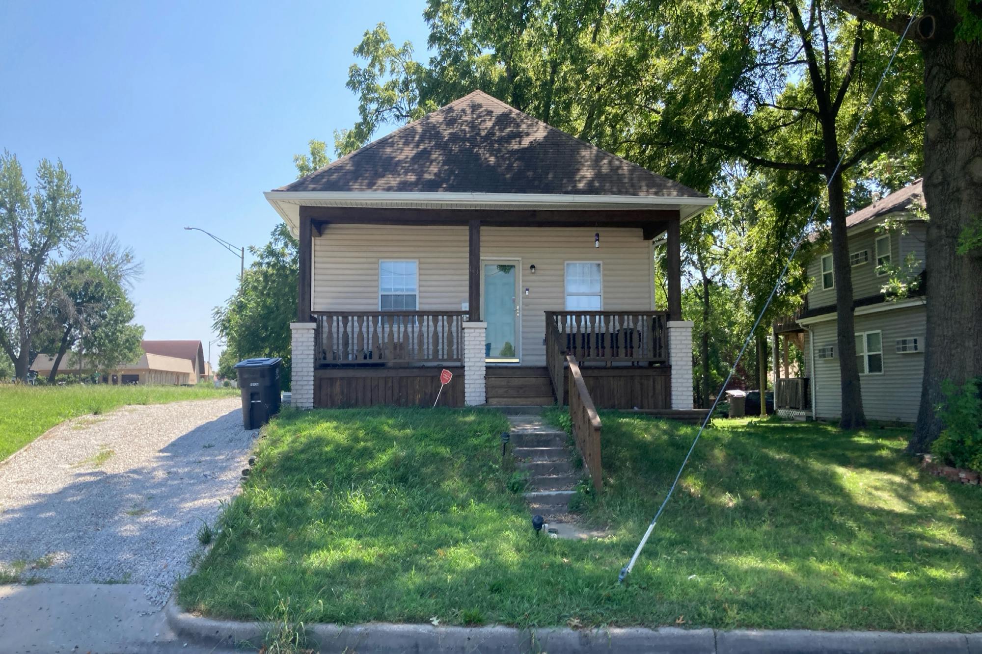 Short Ave, Independence, MO 64050