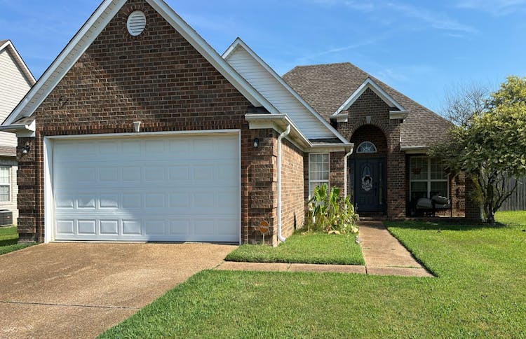 41 Oxford Dr Jackson, TN 38305, Madison County