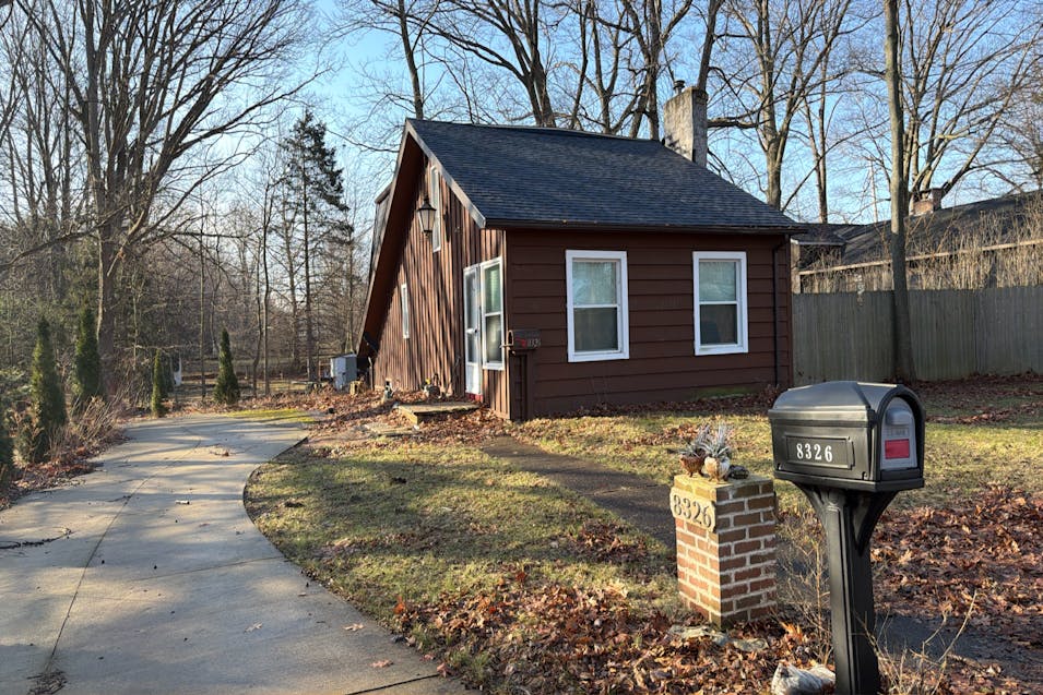 8326 Rushton Dr Mentor, OH 44060, Lake County