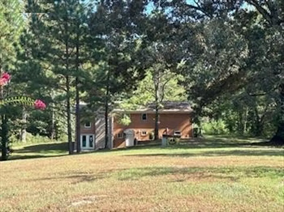 375 Kee Ln Camden, TN 38320, Benton County