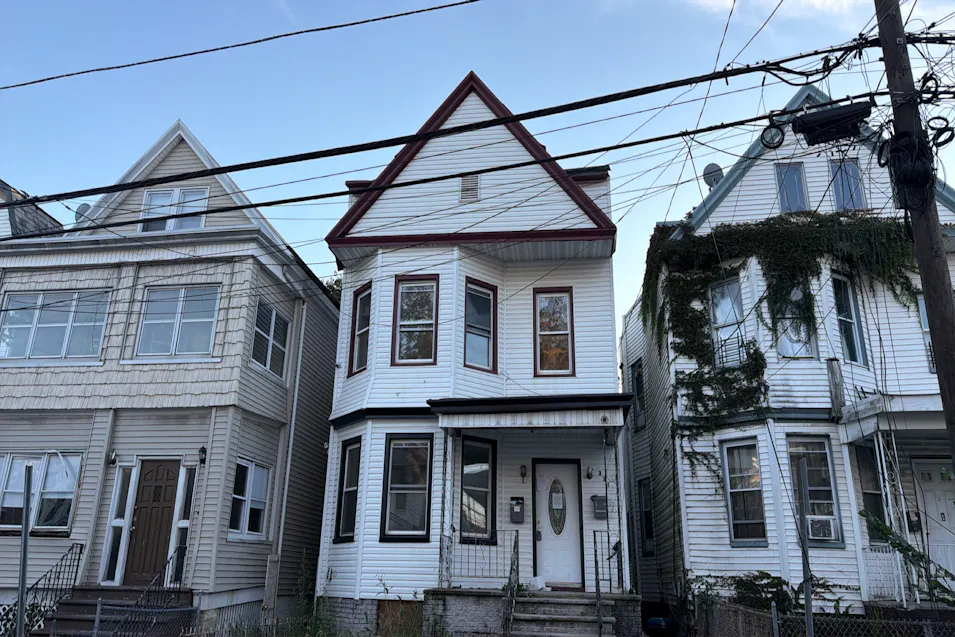 221 Bayview Ave Jersey City, NJ 07305, Hudson County