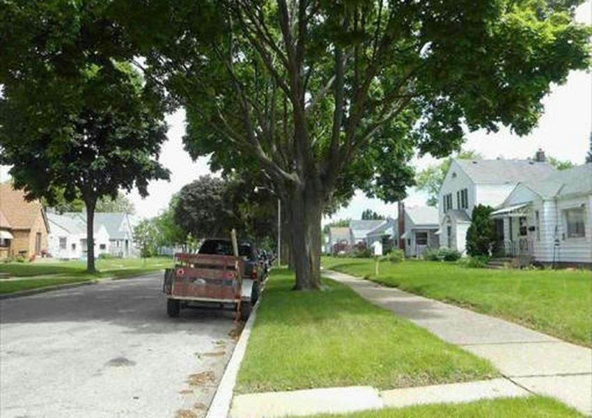 Logan Ave, Milwaukee, WI 53207