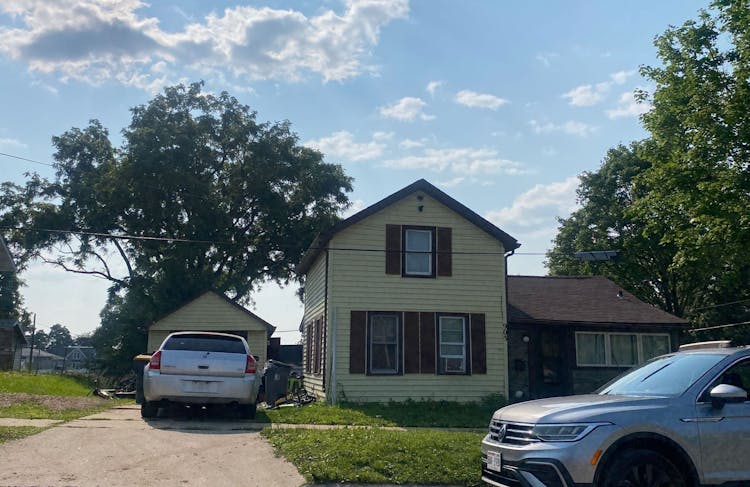 903 10th Ave Monroe, WI 53566, Green County