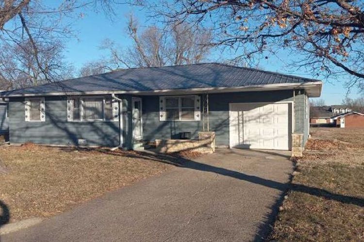 516 McNulty St Waterville, KS 66548, Marshall County