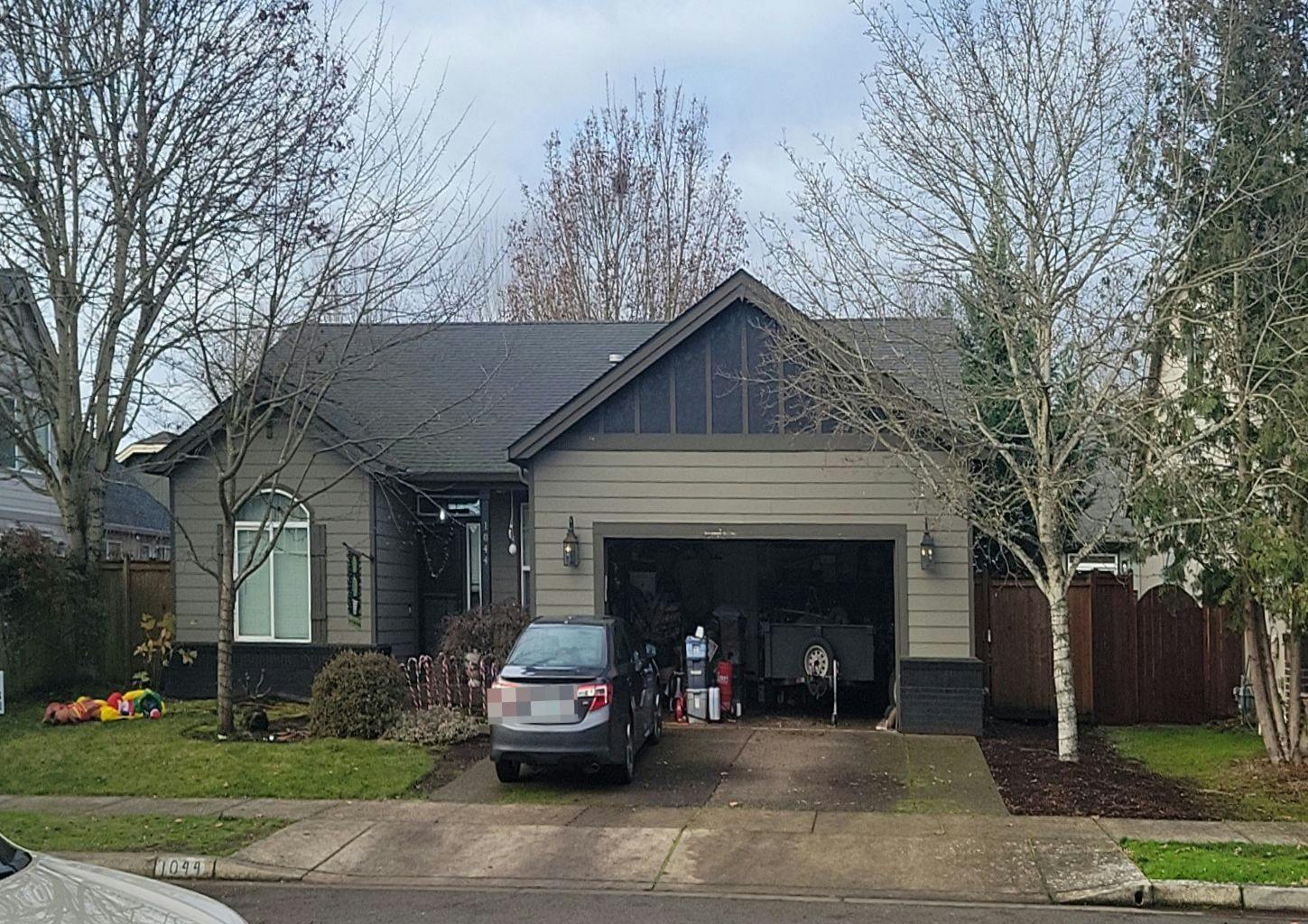 1044 THRONE Dr