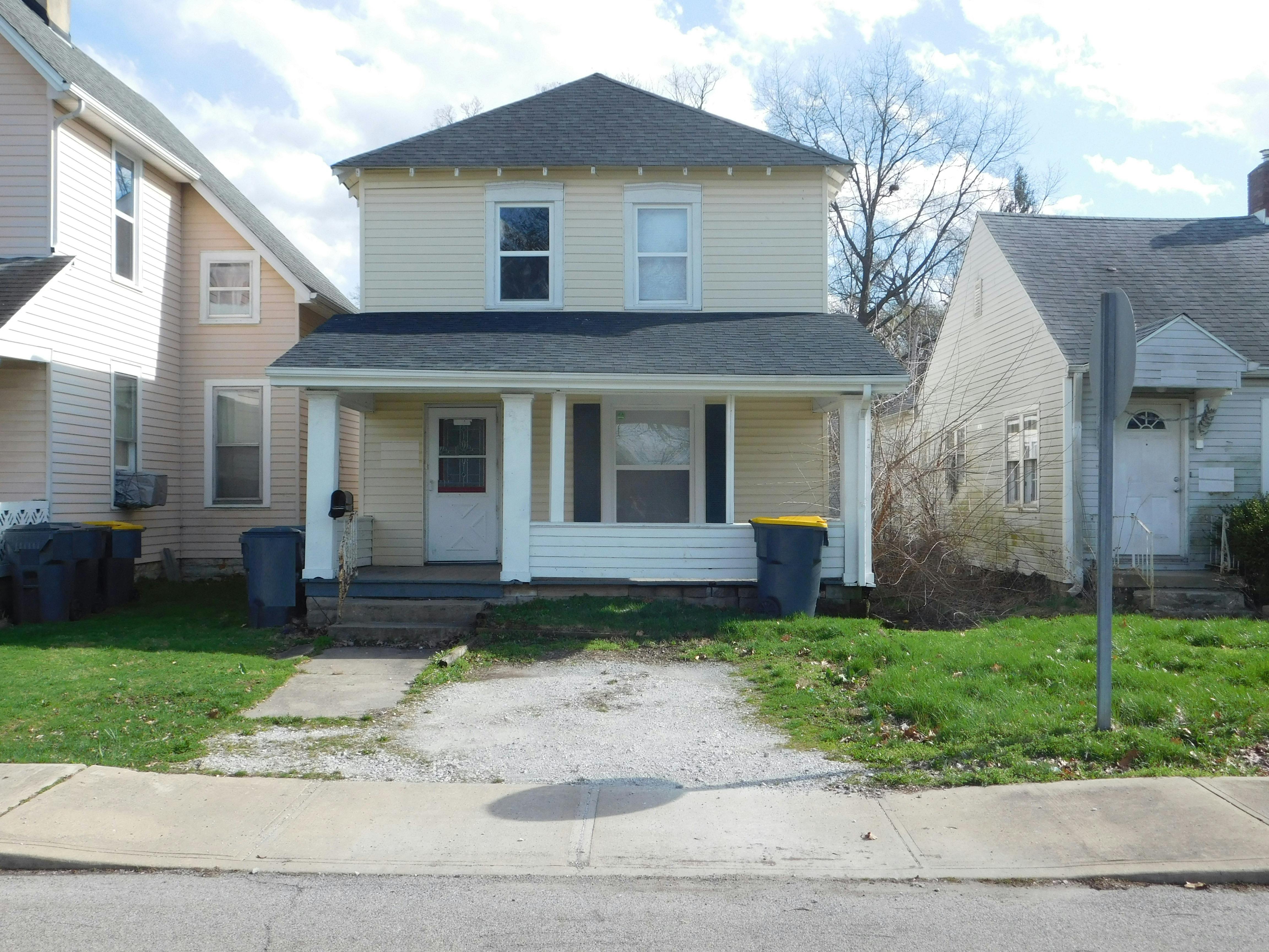 9th St, Anderson, IN 46016