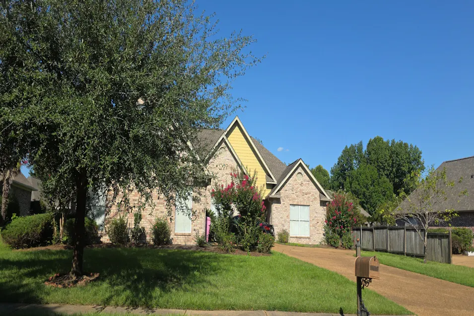 108 Thornwood Dr Clinton, MS 39056, Hinds County