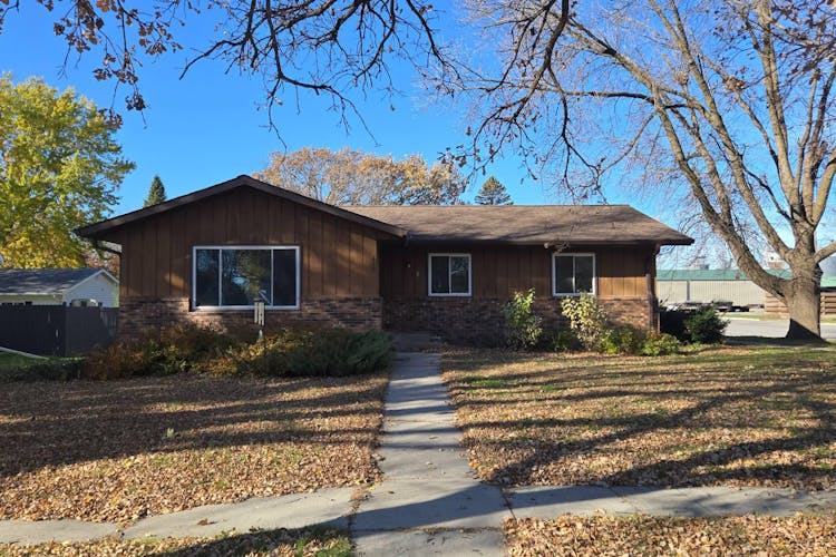 210 3rd St E Hector, MN 55342, Renville County