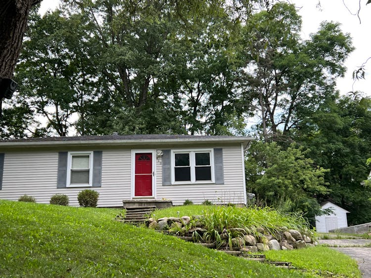 413 Orion Ter Lake Orion, MI 48362-3667, Oakland County