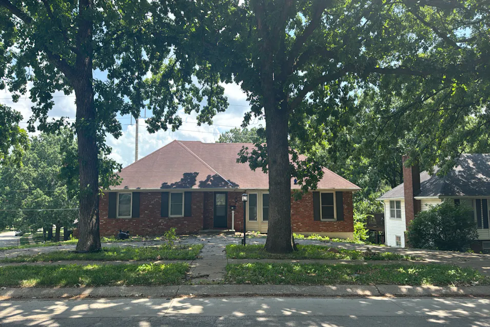 6761 N Woodland Ave Gladstone, MO 64118, Clay County