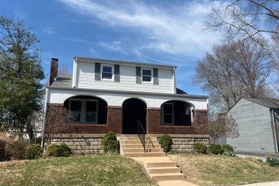 23 Midpark Ln Saint Louis, MO 63124, St. Louis County