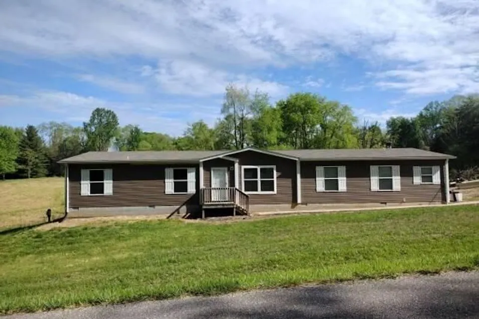 2031 East 550 South Huntingburg, IN 47542, Dubois County